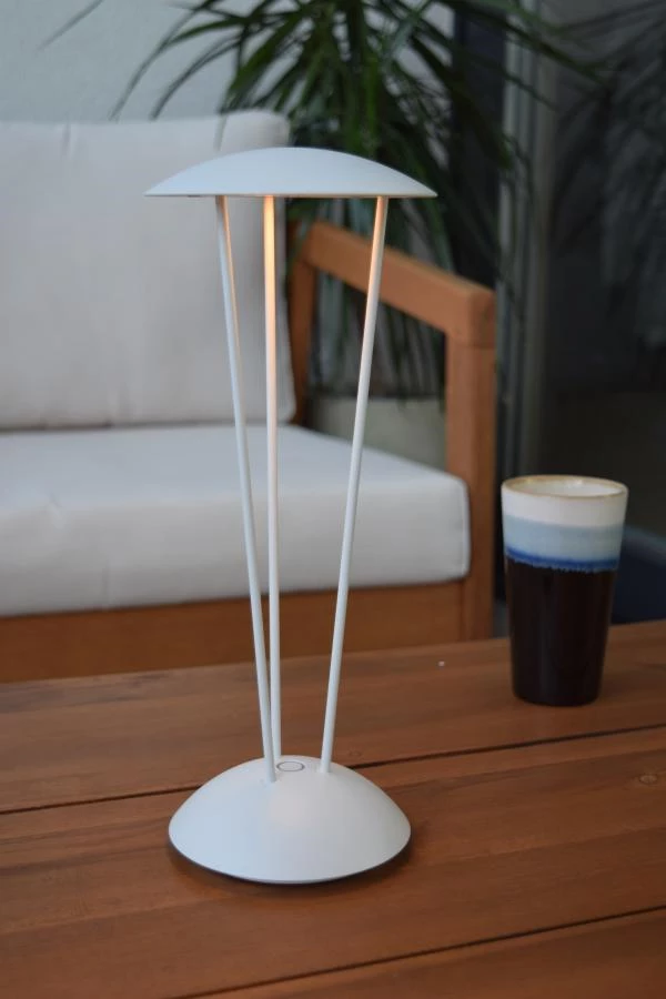 Lucide RENEE - Rechargeable Table lamp Indoor/Outdoor - Battery pack/batteries - Ø 12,3 cm - LED Dim. - 1x2,2W 2700K/3000K - IP54 - With wireless charging pad - White - ambiance 1